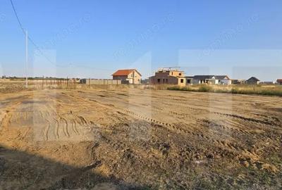 Teren de 697 mp, în Sânmihaiu Român - 3