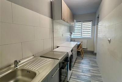 Garsonieră decomandată, mobilată în Tractorul - 4