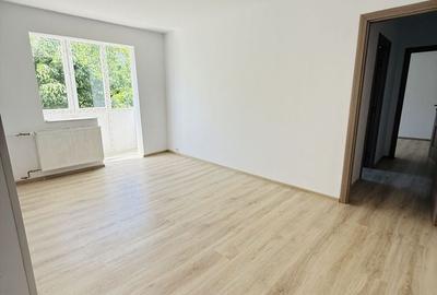 Apartament cu 4 camere semidecomandat în Dacia