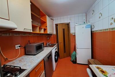 Inchiriere apartament 3 camere cu 2 gr. sanitare Titan Metrou - 13