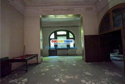 Cismigiu, vila neoromaneasca, suprafata construita 3000 mp, teren 1760 - 31