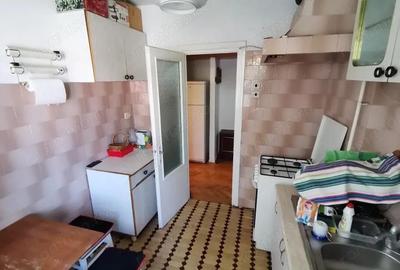 Apartament 3 camere semidecomandat, ultracentral Etaj4/4 Piatra Neamt - 1