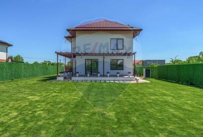 Vila frumoasa cu 5 camere, 700 mp currte si pompa de caldura - Saftica