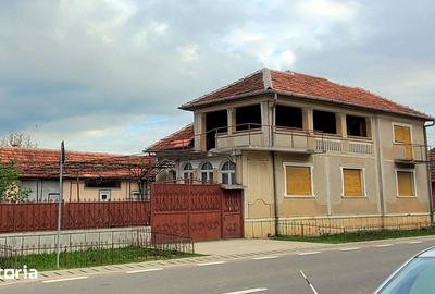 Casă cu 6 camere cu Teren 4845 Mp în Dobrești - 20