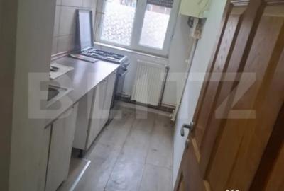 Apartament cu 2 camere semidecomandat în Micro 4 - 5