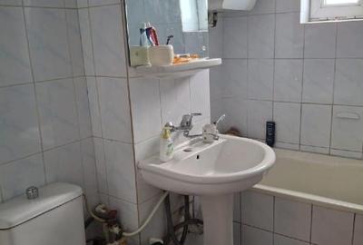 Apartament cu 3 camere decomandat în Far - 5