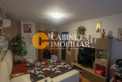 Apartament 4 camere decomandat - 1