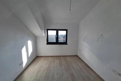 Apartament cu 3 camere decomandat în Hărmanului