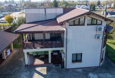 Casă cu 7 camere cu Teren 1617 Mp în Central - 46