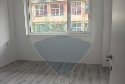 2 camere + curte, bloc nou, zona centrala - 4