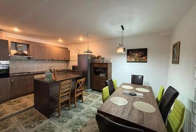 Casa cu 5 camere, in zona cenrala, spre vanzare, deosebita - 4