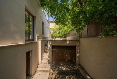 Casă individuală cu 7 camere cu Canalizare în Primăverii - 16