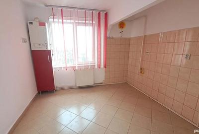 Apartament cu 3 camere decomandat în Calea Galați - 5