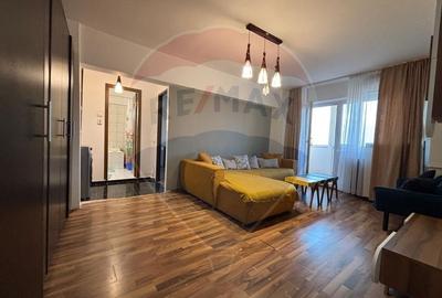 Crangasi - 3 camere, 2 bai, termopan + PVC, balcon inchis, bloc 1988 - 2