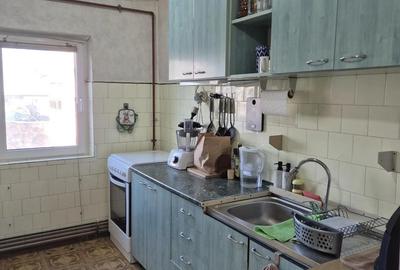 Apart.4 cam.,centr. proprie , zona B.Rosu , et.2 - 7