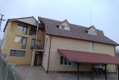 Casă cu 4 camere în Central - 1