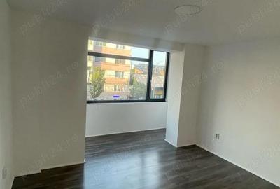 Apartament cu 3 camere decomandat în Central - 1