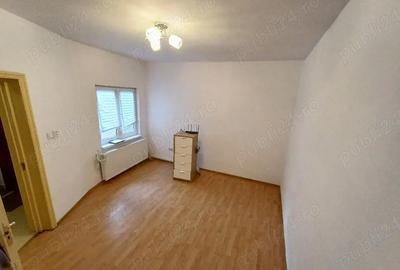 Casă cu 2 camere cu Teren 80 Mp în Tei - 3