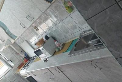 Apartament cu 2 camere decomandat în Micro 20 - 2