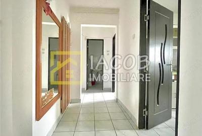 Apartament cu 4 camere decomandat în Narcisa - 4