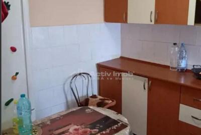 2 cam - la curte comuna - 2