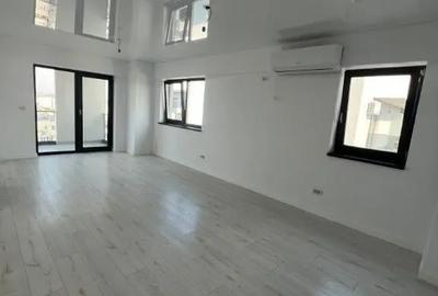 Apartament cu 3 camere decomandat în Nicolina - 13