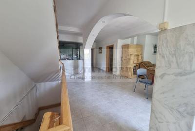 Casă pe trei niveluri, 264 mp utili + Foisor ,teren 2400 mp. - 1