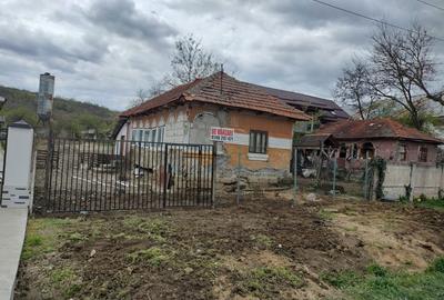 Casă cu 3 camere în Scăești - 2