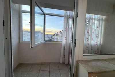 Apartament cu 2 camere decomandat în Micro 16 - 12