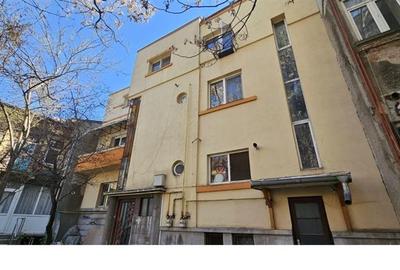 Apartament 3 camere in vila etajul 1+2 camere amenajate la mansarda, zona Emines - 2