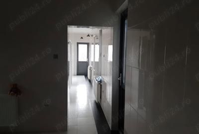 Casă cu 6 camere cu Teren 3500 Mp în Cireșu - 5