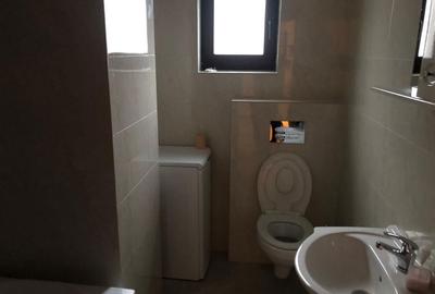 Apartament cu 3 camere decomandat în Între Lacuri - 2
