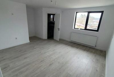 Casă cu Teren 217 Mp în Central - 2