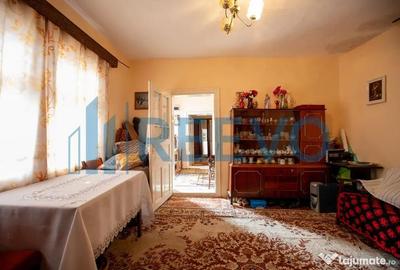 Casă cu 5 camere cu Teren 3365 Mp în Conțești - 10