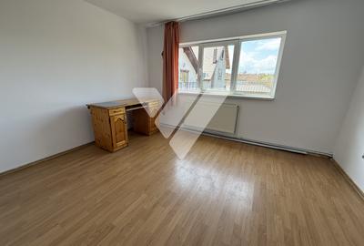 Apartament cu 3 camere decomandat în Trei Stejari - 3