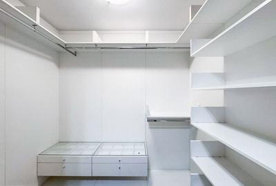 Luxury 4-Bedroom Triplex with Floating Terrace & Panoramic Views - 18