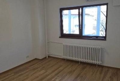 Apartament cu 3 camere semidecomandat în Tei - 7