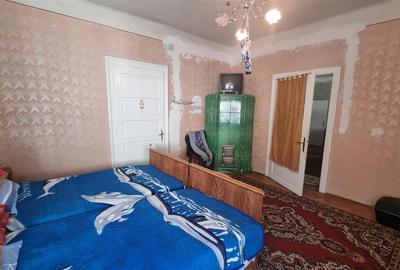 Apartament de doua camere  la casa , cu gradina zona centrul Istoric - 3