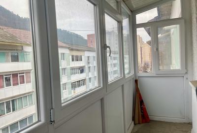 Apartament 3 camere decomandat langa scoala numarul 2 - 2