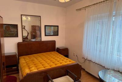 Casă cu 4 camere decomandat în Mălureni - 1