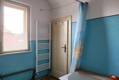 Garsoniera situata "la casa" in cartier Noua,suprafata utila 45 mp, teren 138 mp - 5