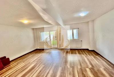 Duplex cu 5 camere cu Canalizare în Lipovei - 1