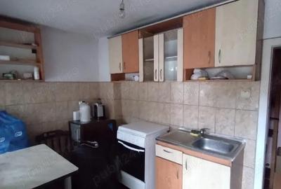 Casă cu 3 camere cu Teren 700 Mp în Central - 1