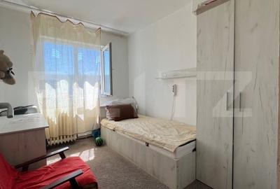 Apartament cu 3 camere, decomandat, zona micro 3 - 4