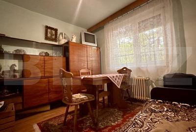 Apartament de vanzare,  decomandat cu 3 camere, zona Dacia - 5