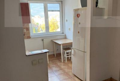Apartament cu 3 camere semidecomandat în Central - 18