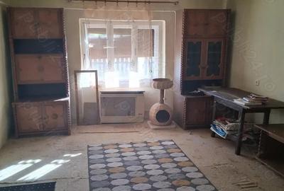 Casă cu 3 camere în Central