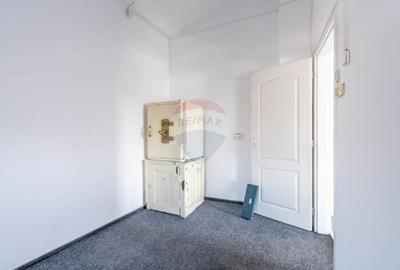 Casă individuală cu 12 camere cu Teren 153 Mp în Semicentral - 25