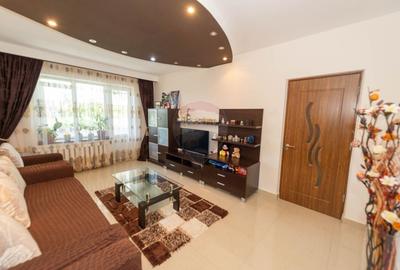 Apartament decomandat 3 camere de vanzare zona Titan Basarabiei - 2