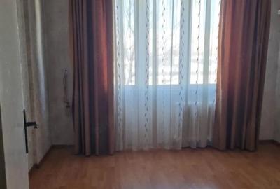 Apartament cu 3 camere decomandat în Central - 1